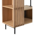 Atvērts skapis okayama (tieši galerijā) neskarts